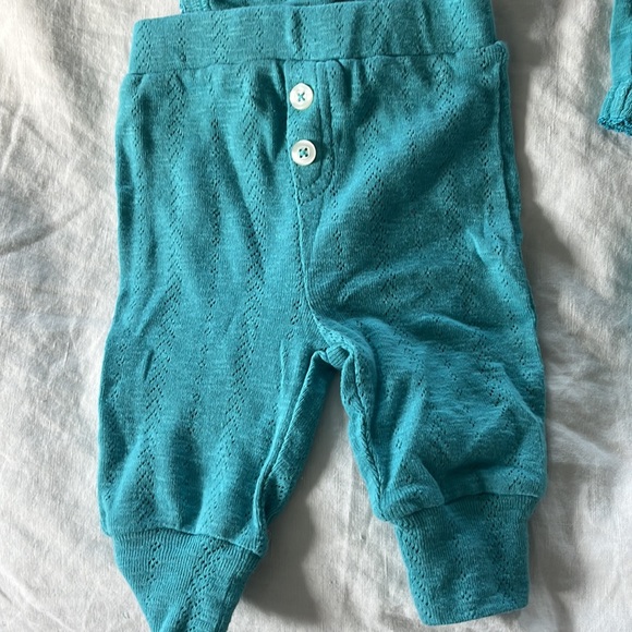 Newborn Outfits - Picture 7 of 12